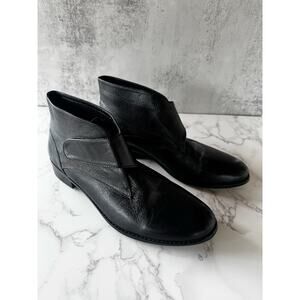 Mona Flying Black Leather Ankle Boots Low Heel EU 41 Minimalist Slip On